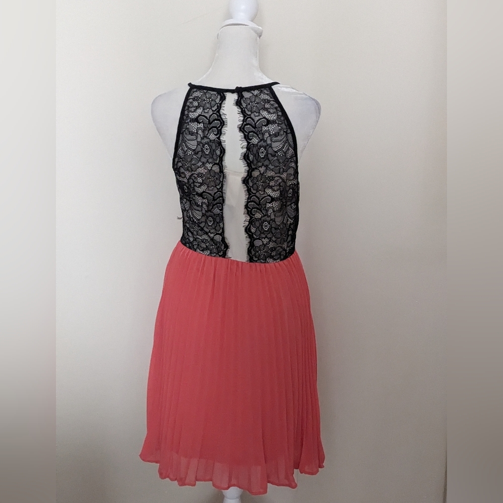 Dress - Picture 3 of 5